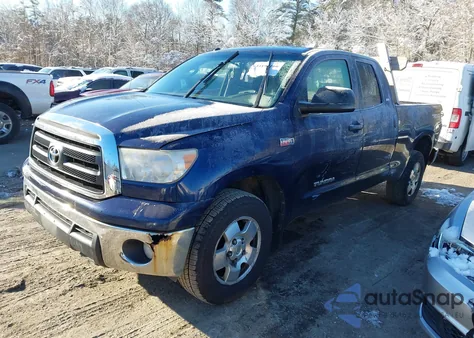 2010 Toyota Tundra Grade 5.7L V8 z USA, uszkodzony, nr VIN 5TFUY5F16AX102404